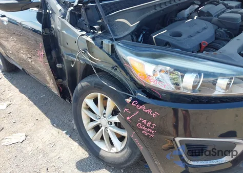 2016 Kia Sorento 2.4L Lx z USA, uszkodzony, nr VIN 5XYPGDA37GG049761